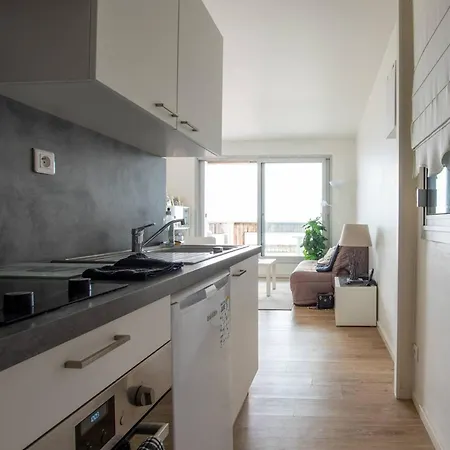 شقة T2 Meuble Avec Terrasse, Parking, Proche - Fr-1-825-48 *