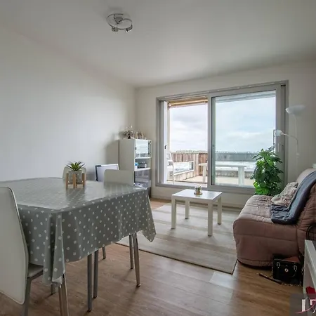 شقة T2 Meuble Avec Terrasse, Parking, Proche - Fr-1-825-48 لا روشيل